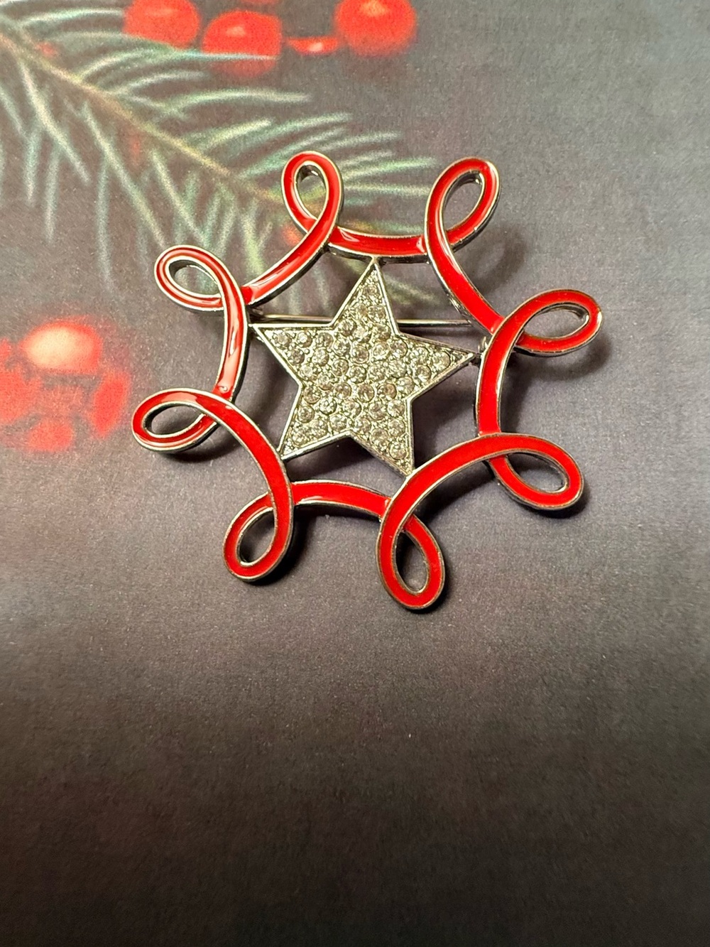 Red Star Loop Brooch